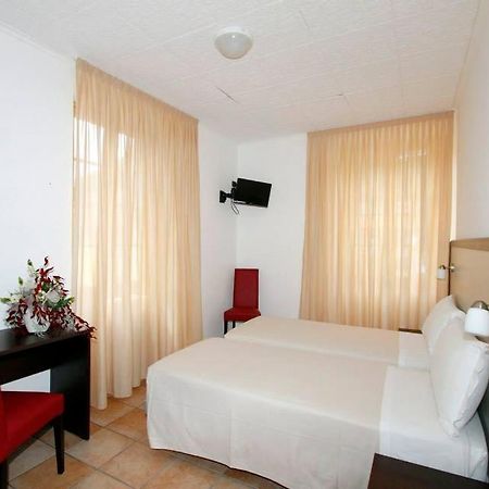 Albergo Maccagno Exterior foto
